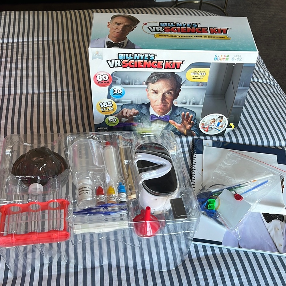 NWT Bill Nye’s VR Science Kit and VR Space Lab